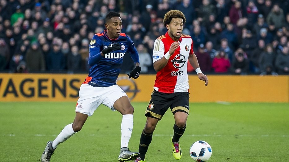 De TV van gisteren: 1,7 miljoen voor Johan Cruijff Schaal De TV van gisteren: 1,7 miljoen voor Johan Cruijff Schaal