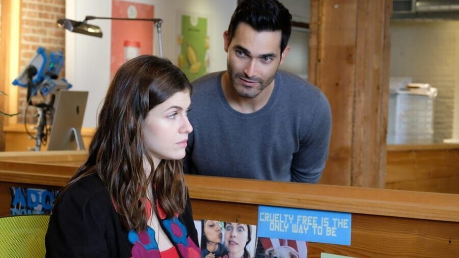 Alexandra Daddario in Can You Keep a Secret? 