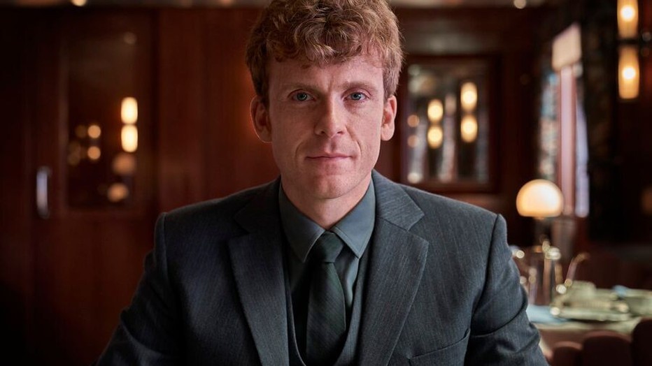 Morten Hee Andersen als Axel in Carmen Curlers