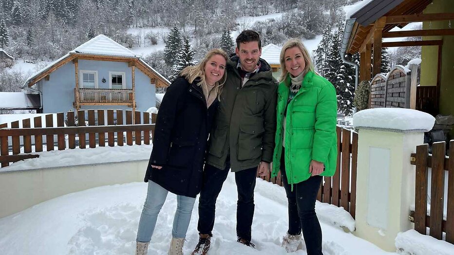 Carrie ten Napel met Marjolein en Leon voor Droomhuis Gezocht Carrie ten Napel met Marjolein en Leon voor Droomhuis Gezocht
