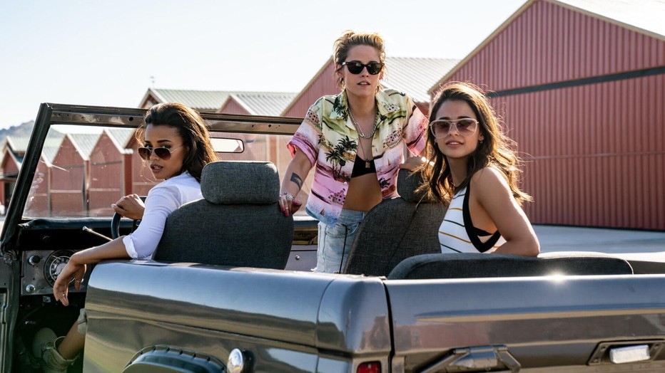 Naomi Scott, Kristen Stewart en Ella Balinska in Charlie's Angels