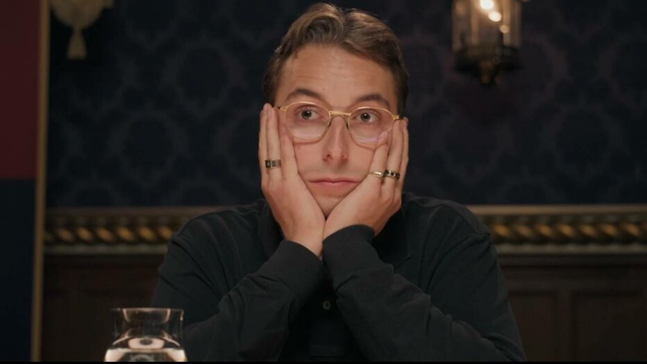 Christiaan Bauer aan de ronde tafel bij De Verraders.