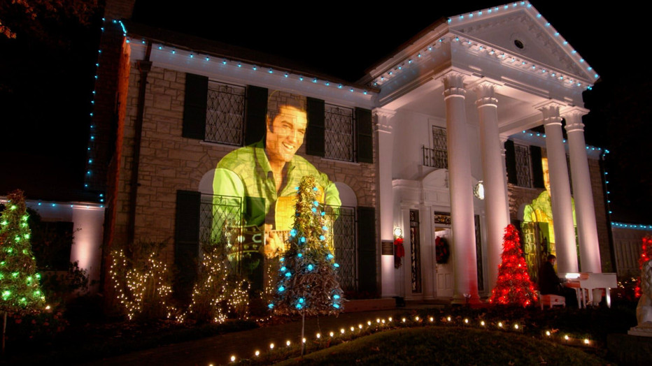 Still uit Christmas at Graceland