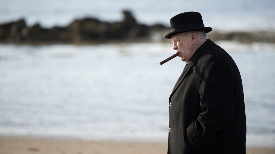 Brian Cox als Winston Churchill in Churchill