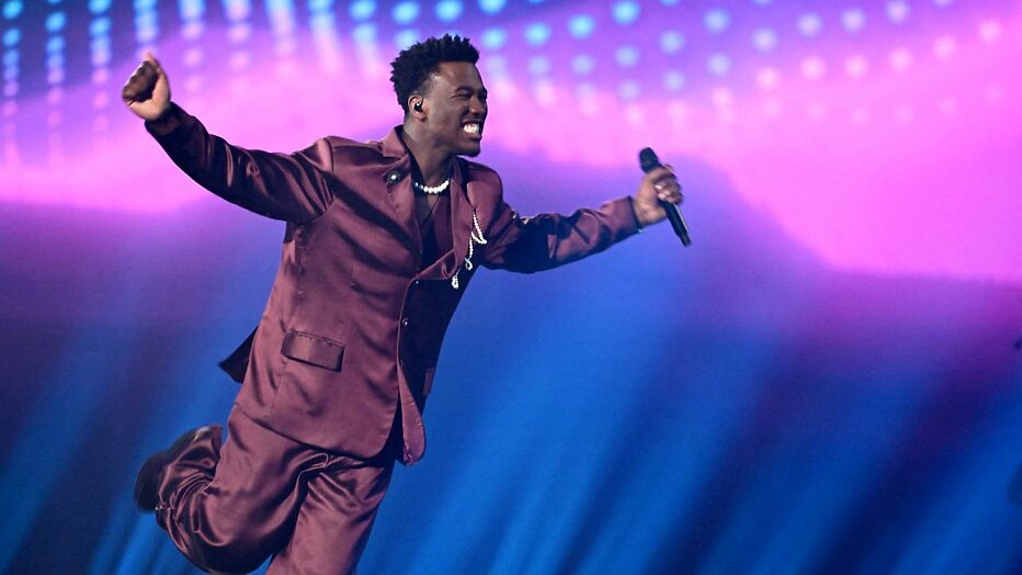 Claude tijdens eerste halve finale op het Songfestival in Bazel.