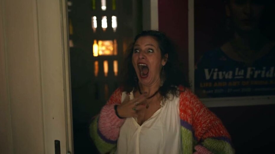 Claudia gaat uit haar dak.