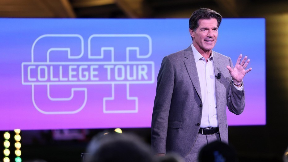 Twan Huys in College Tour Twan Huys in College Tour