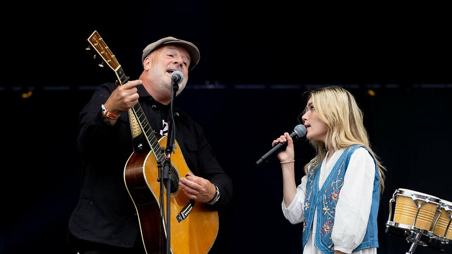 Paskal Jakobsen en Hannah Mae op Concert at Sea