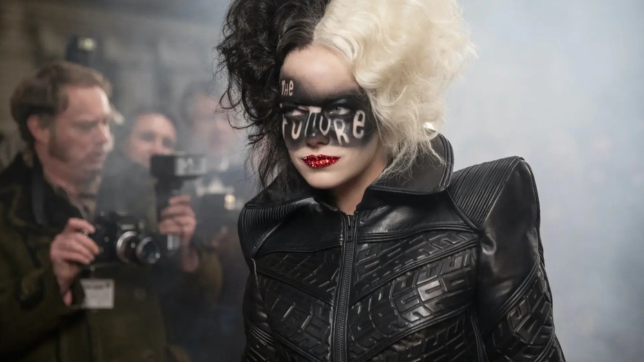 Emma Stone als Cruella in Cruella (2021) Emma Stone als Cruella in Cruella (2021)