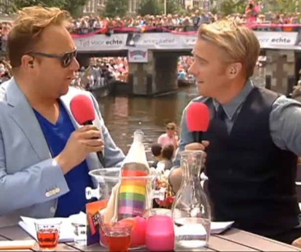 Bekend Nederland geniet van Canal Parade