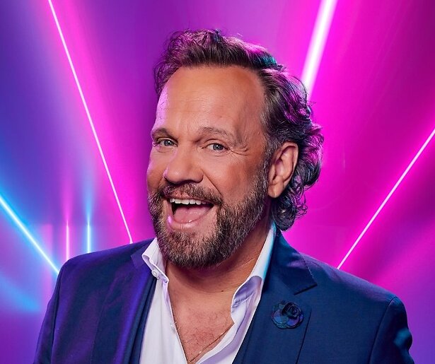 Carlo Boszhard neemt presentatie The Floor over van Edson da Graça