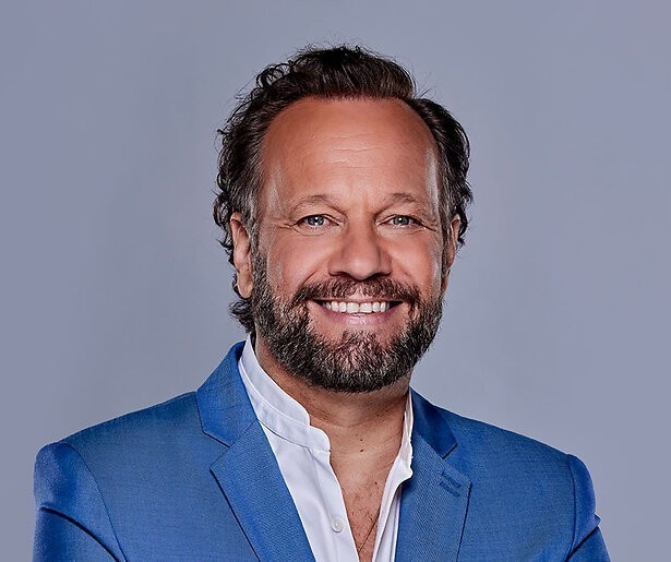 Carlo Boszhard stopt met Oh, Wat Een Jaar! en dit is zijn opvolger