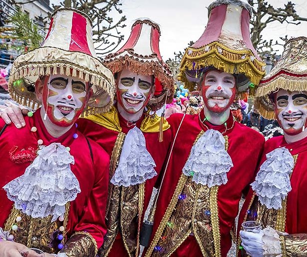 Ga je je verkleden? Bel SBS! 