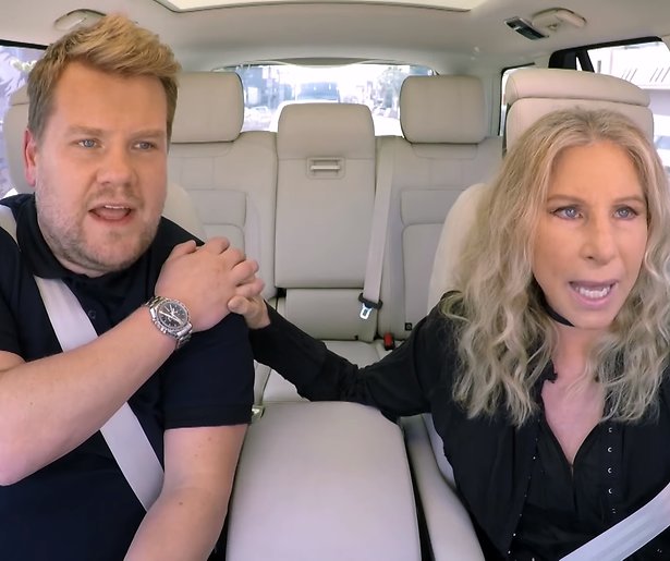 Videosnack: Carpool karaoke met Barbra Streisand