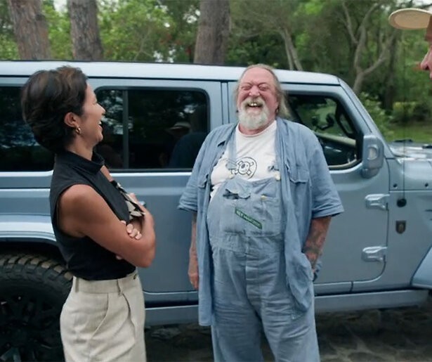 Tattoo-koning Henk Schiffmacher en ex-staatssecretaris Gunay Uslu brengen een bezoekje aan Casa di Beau