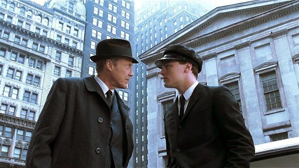 Tom Hanks zit achter Leonardo DiCaprio aan