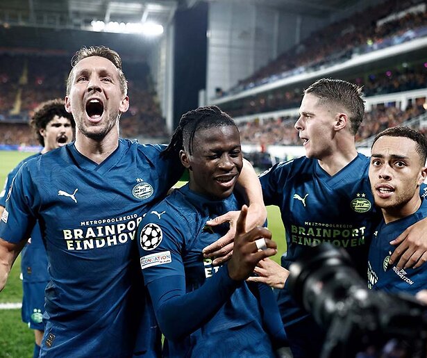 PSV neemt het in eigen huis op tegen RC Lens in de Champions League