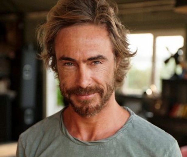 Eerbetoon aan jonge verongelukte wereldreizigers in BNN's Break Free