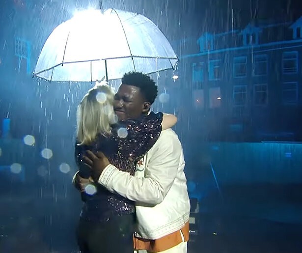 De TV van gisteren: zieke Claude gooit hoge ogen met eerste live-optreden C'est La Vie bij Eva