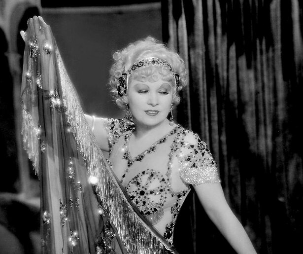 Portret van de provocerende blondine Mae West