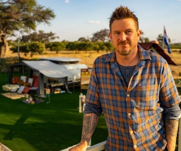 De gezinnen vieren een Hollands themafeestje in Camping de Wildernis