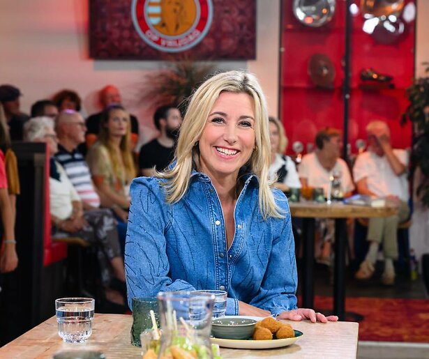 Dit is de reden waarom er vanavond geen Carrie op Vrijdag is