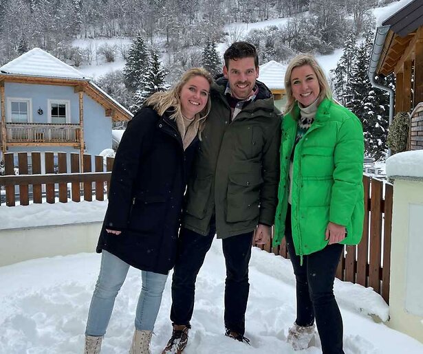 Dionne Stax en Carrie ten Napel vertrekken naar Oostenrijk in Droomhuis Gezocht