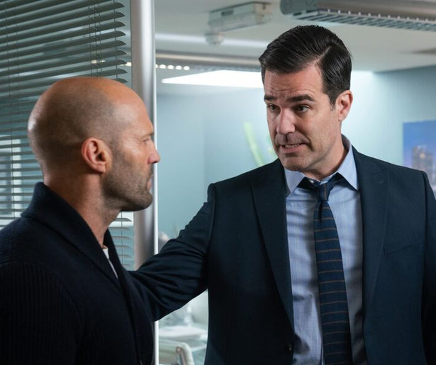 Jason Statham maakt korte metten met criminelen in Cash Truck