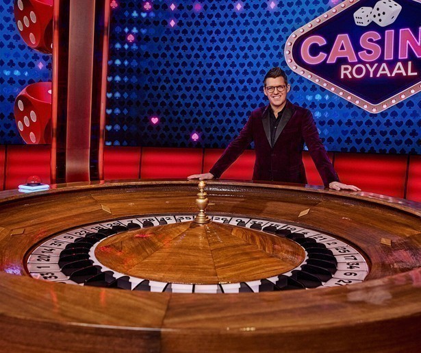 Kees Tol is terug met een nieuwe reeks Casino Royaal op SBS6