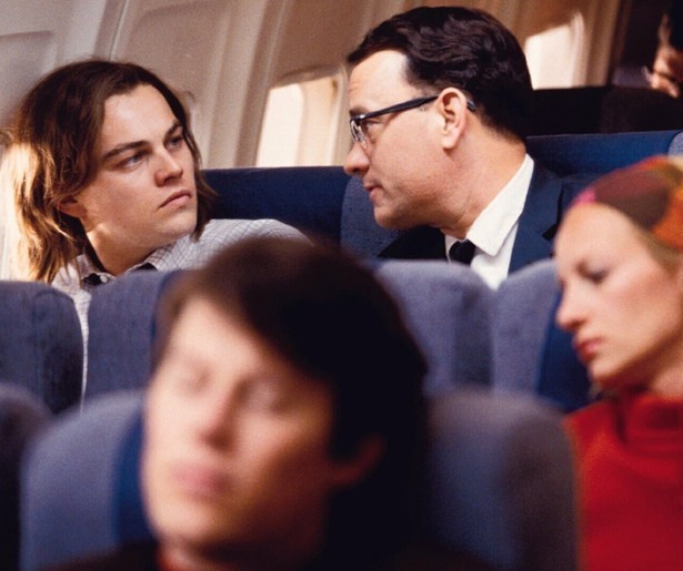 Tom Hanks zit achter Leonardo DiCaprio aan in Catch Me If You Can