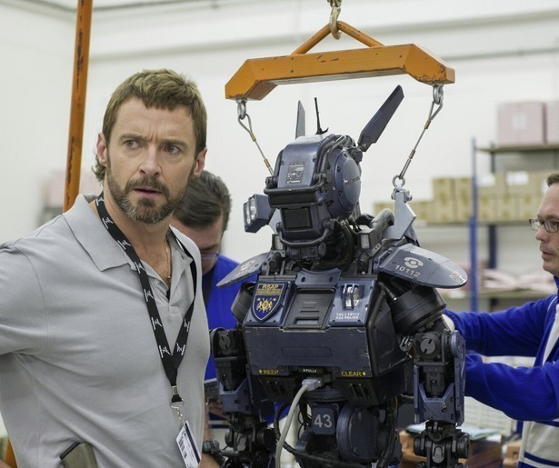Hugh Jackman en de politierobot in Chappie