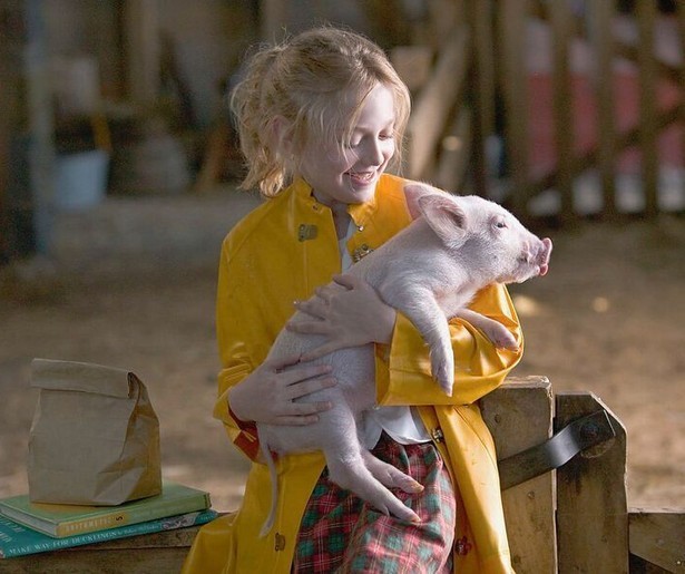 Dakota Fanning redt het leven van biggetje Wilbur in Charlotte's Web