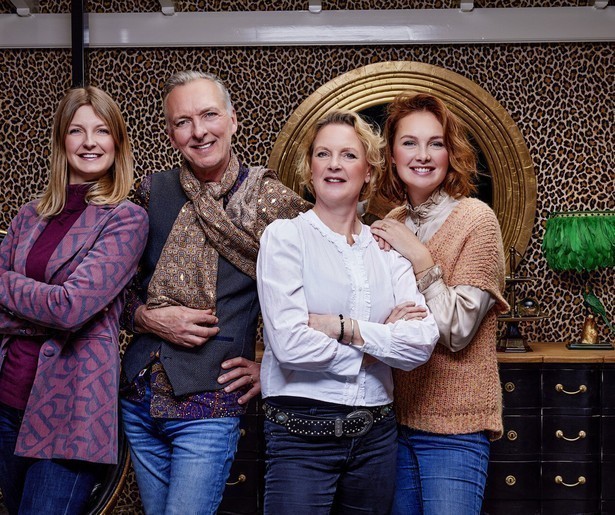 Martien gaat weer klussen in Chateau Meiland