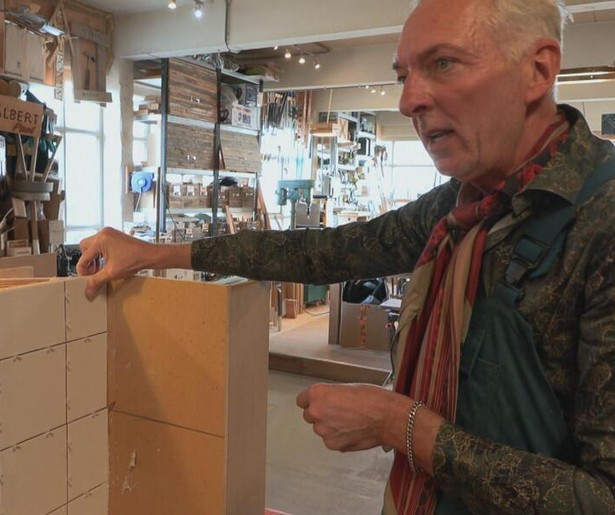 Een ouderwets chaotische verhuizing in Chateau Meiland