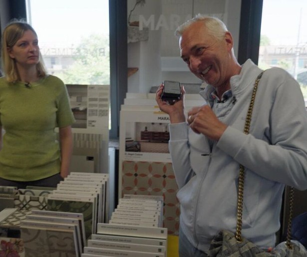 Martien Meiland zet eens flink de bloemetjes buiten in Chateau Meiland: La Dolce Vita