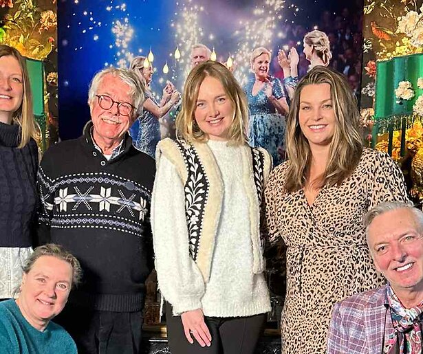 Mr. Frank Visser en Miljuschka Witzenhausen op bezoek in de laatste aflevering van Chateau Meiland VIPS