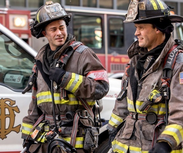 Het geduld van Taylor Kinney wordt flink op de proef gesteld in Chicago Fire