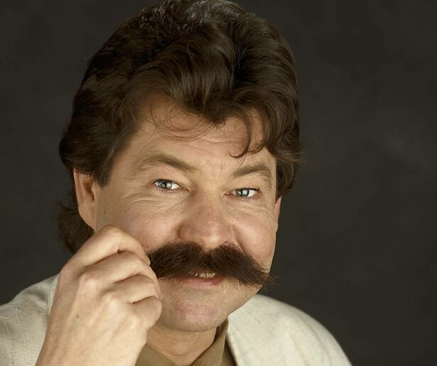 Oud-presentator Chiel Montagne overleden