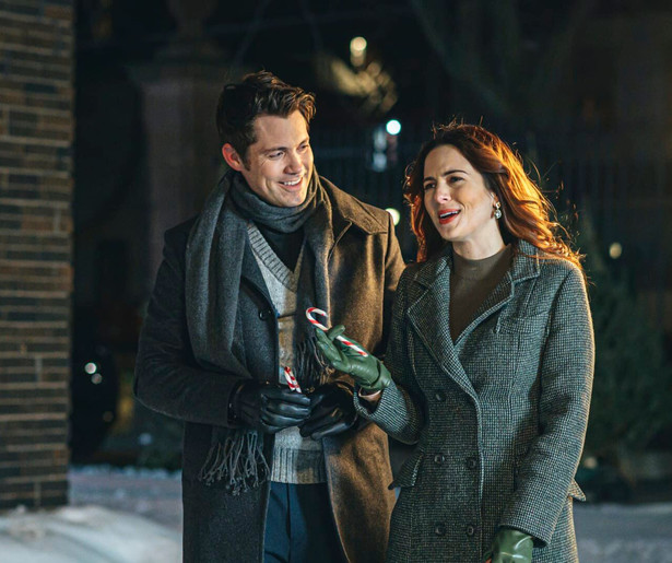 Holly Deveaux en Drew Seeley ontrafelen allerlei geheimen in Christmas Movie Magic