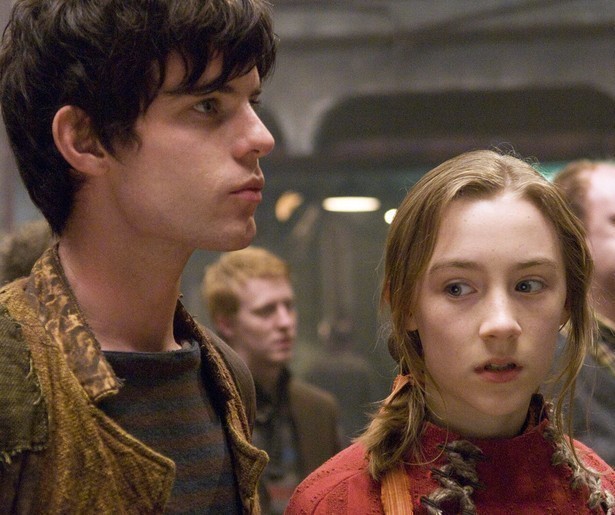 Saoirse Ronan probeert haar stad te redden