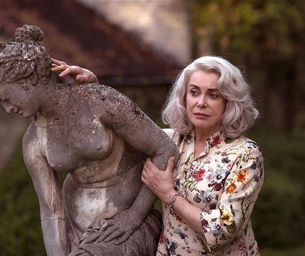 Catherine Deneuve maakt schoon schip in Claire Darling