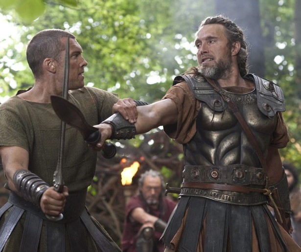 Sam Worthington vecht in Clash of the Titans tegen de god van de onderwereld