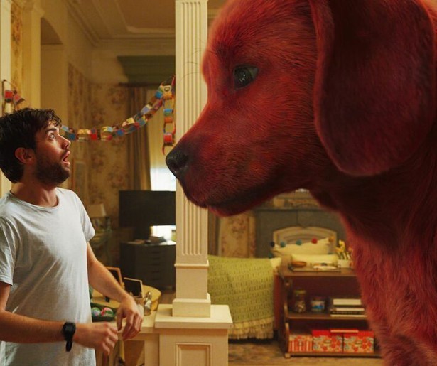 In Clifford wordt één puppy wel héél groot én heel rood