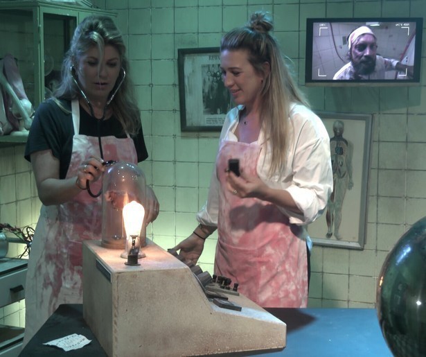 Echte Gooische Moeders Bo en Pauline moeten het hoofd koel houden in Code van Coppens