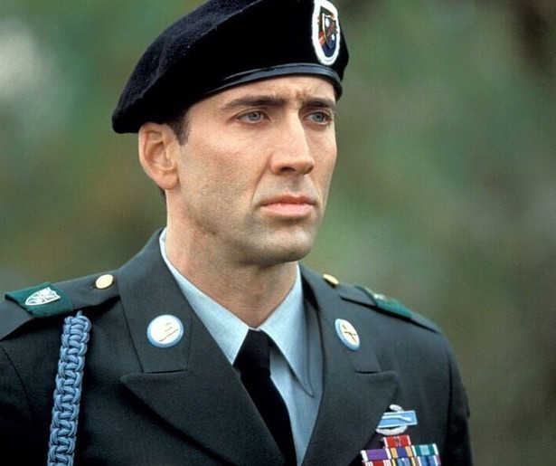 Nicolas Cage moet de boel weer eens zien te redden in Con Air