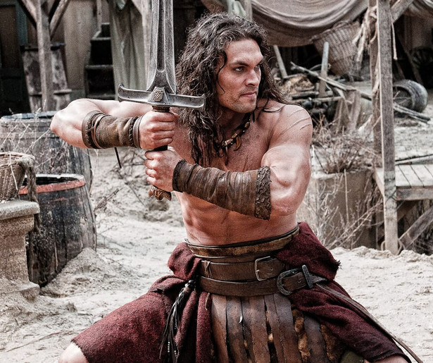 Jason Momoa is uit op gerechtigheid in Conan the Barbarian