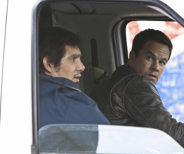 Mark Wahlberg zegt zijn rustige leven vaarwel in Contraband