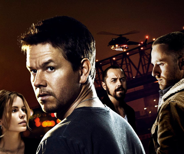 Mark Wahlberg smokkelt voor zijn familie in Contraband