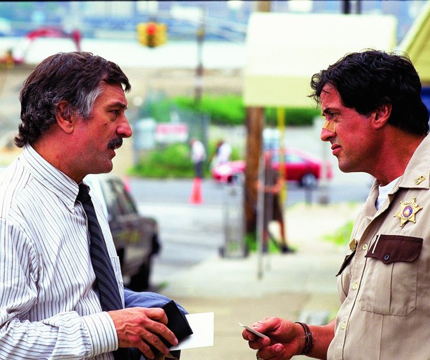 Sylvester Stallone staat voor een lastig dilemma in Cop Land