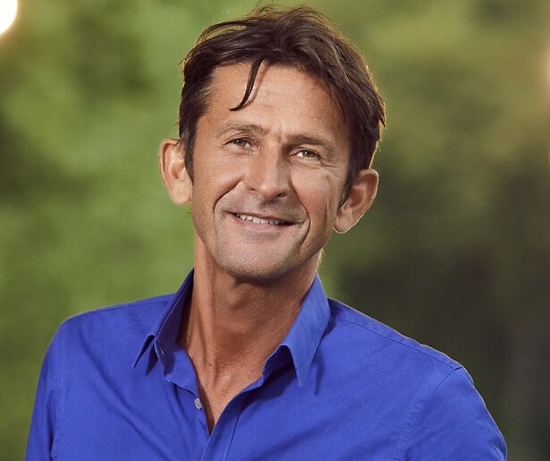 Ook Cornald Maas slaat het Eurovisie Songfestival 2026 over als commentator